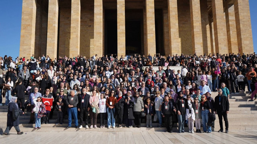 Halk Ata'sına koştu: Anıtkabir'e ziyaretçi akını - Resim: 7