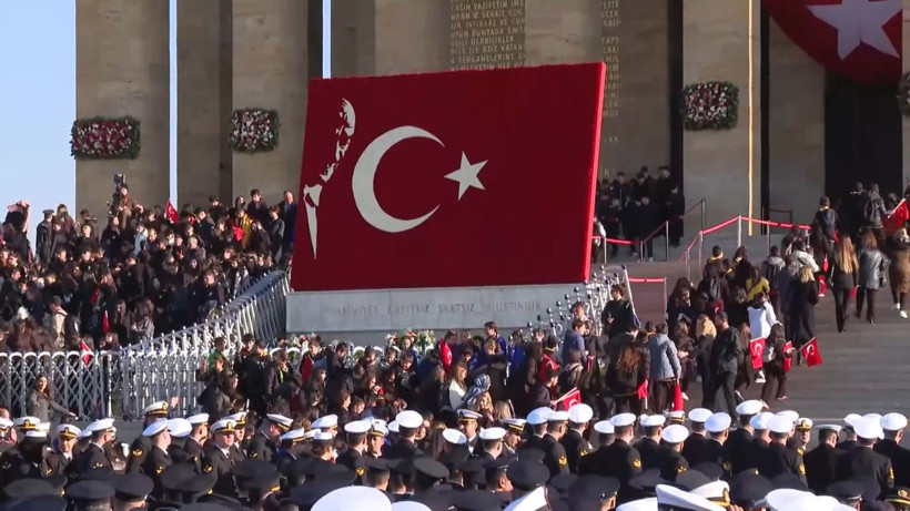 Halk Ata'sına koştu: Anıtkabir'e ziyaretçi akını - Resim: 6