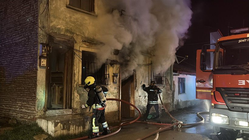 Ahşap evde soba faciası: 1 yaralı - Resim : 1