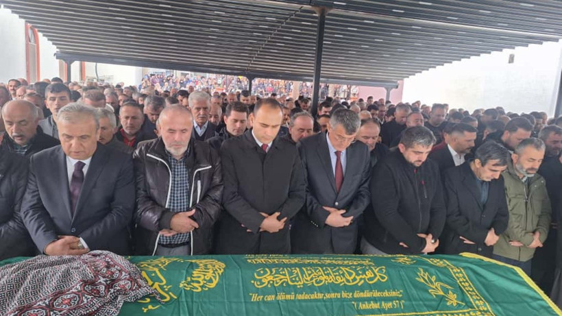 Kastamonu'da cansız bedenleri bulunan anne ve oğlu toprağa verildi - Resim : 1