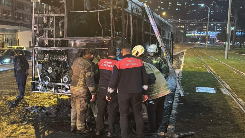 Seyir halindeki belediye otobüs yandı - Resim: 4