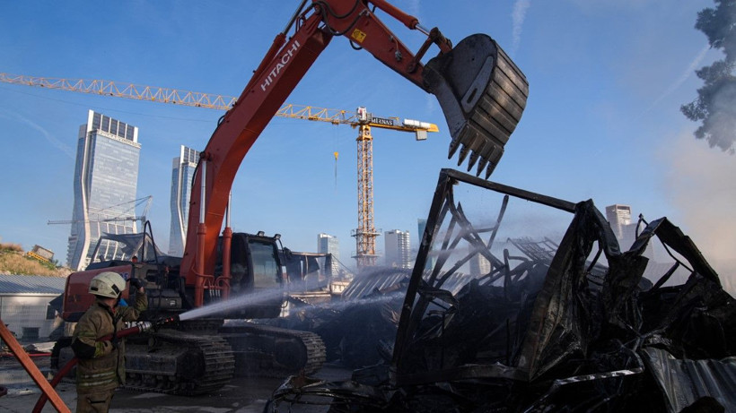 İzmir’de şantiye yangını - Resim: 3