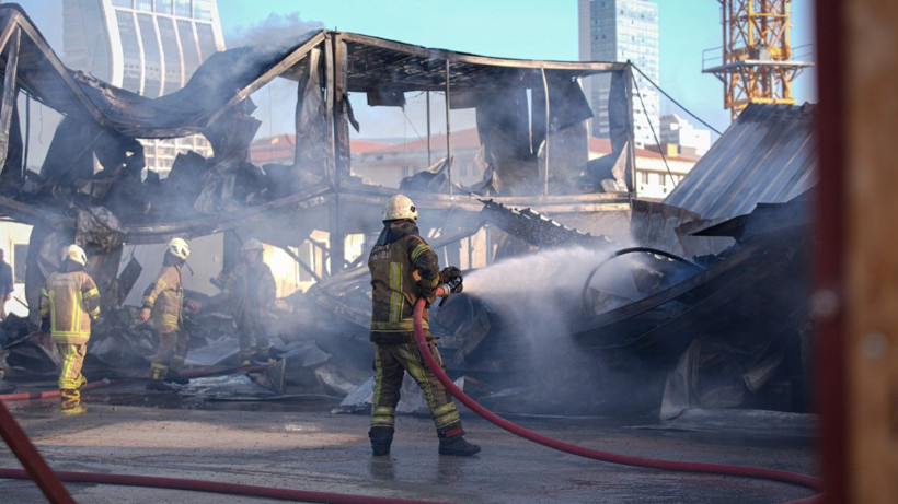 İzmir’de şantiye yangını - Resim: 4