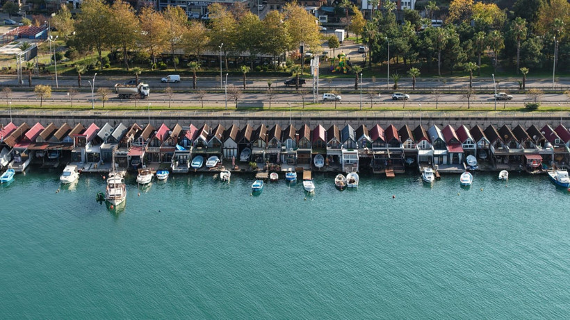 Limandaki villalar: Tapusu yok ama milyonlara satılıyor - Resim: 9