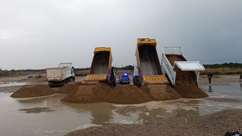 Çalınan kumlar plaja iade edildi - Resim: 1