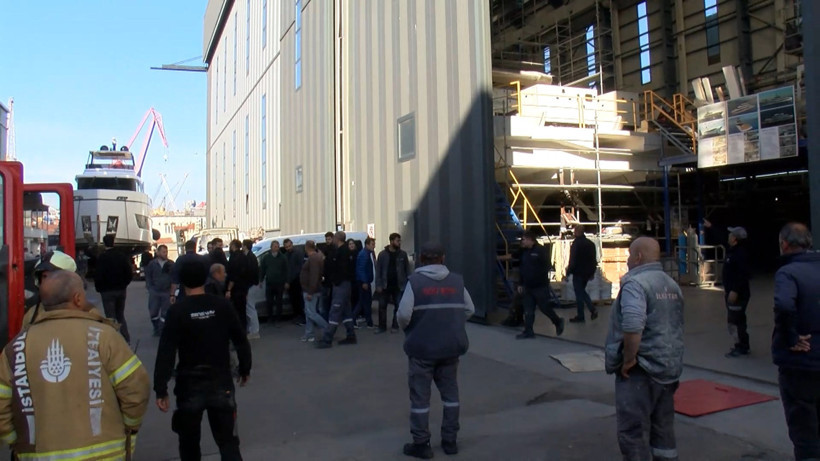 Tuzla’da üretim tesisinde korkutan yangın! İşçiler son anda tahliye edildi - Resim : 1