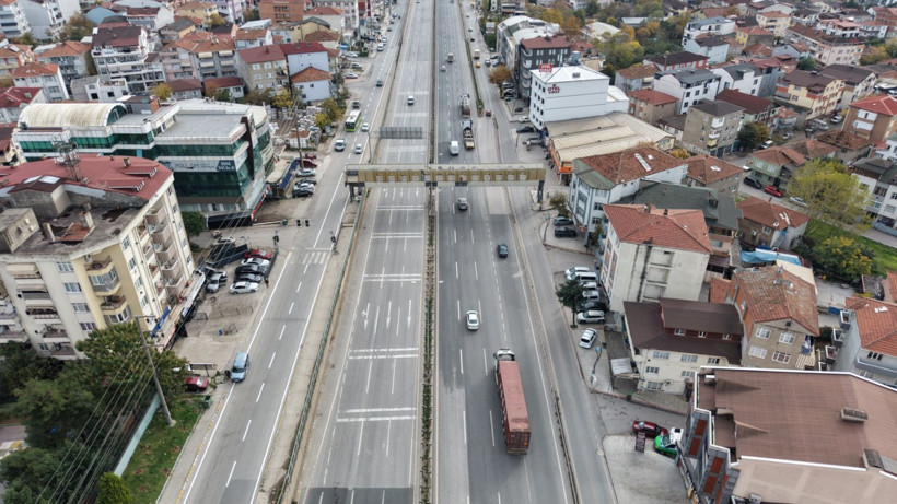 "Evim görünüyor" dedi, üst geçidi yıktırdı - Resim: 4