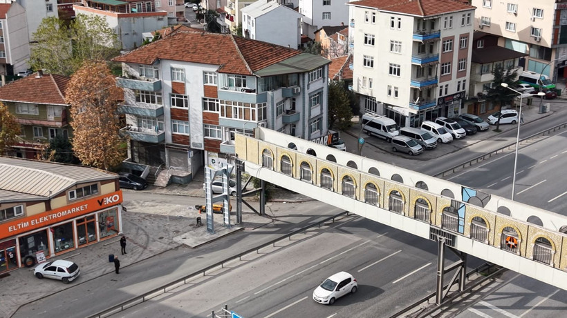 "Evim görünüyor" dedi, üst geçidi yıktırdı - Resim: 6