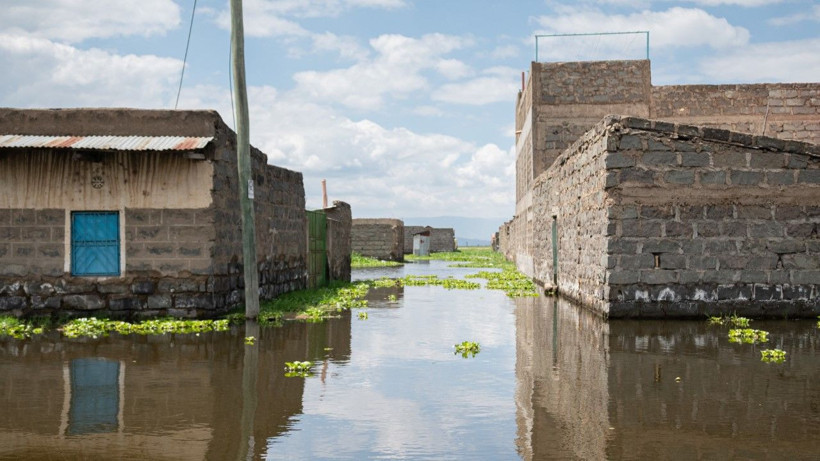 Göl taştı, onlarca ev sular altında kaldı - Resim: 8