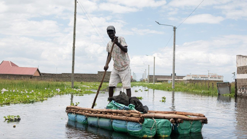 Göl taştı, onlarca ev sular altında kaldı - Resim: 9