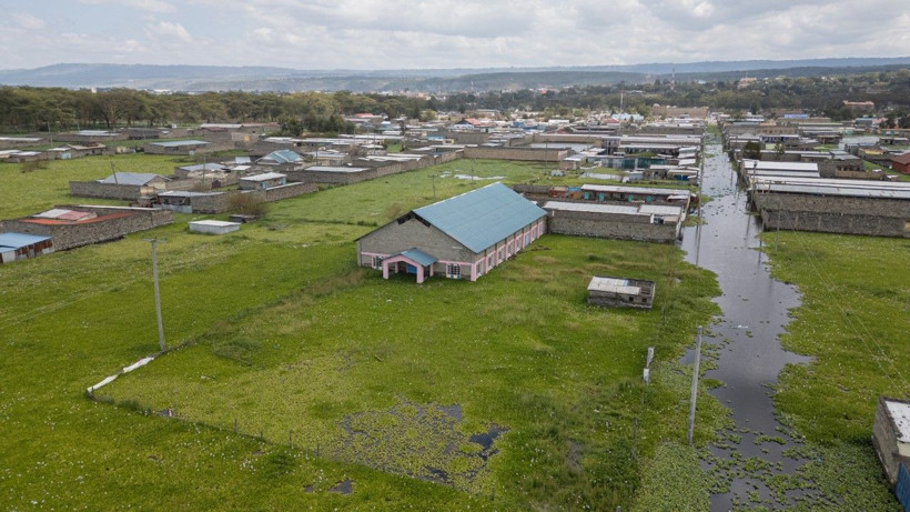 Göl taştı, onlarca ev sular altında kaldı - Resim: 11