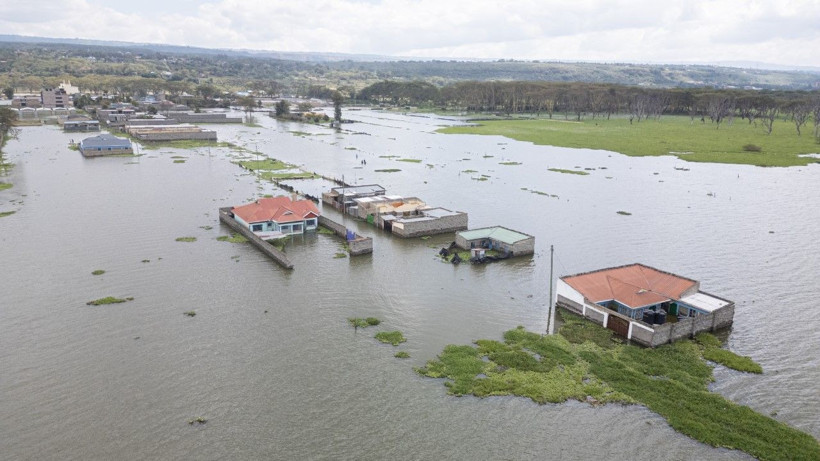 Göl taştı, onlarca ev sular altında kaldı - Resim: 12