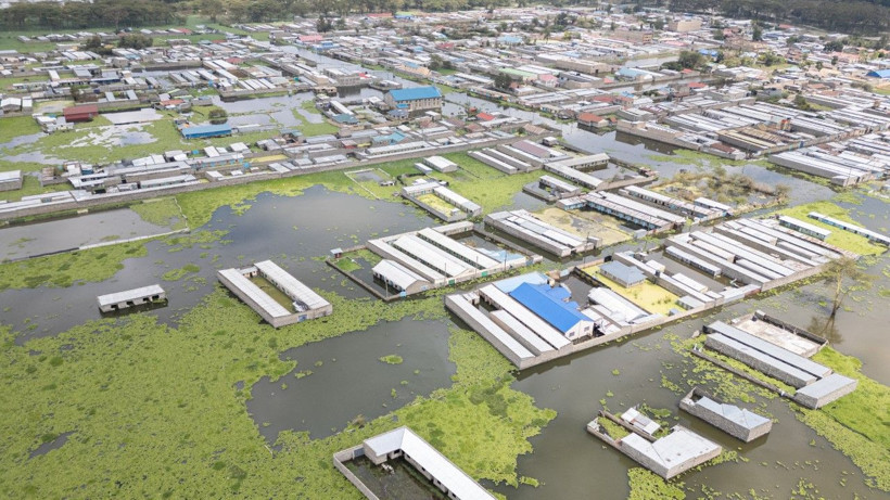 Göl taştı, onlarca ev sular altında kaldı - Resim: 14