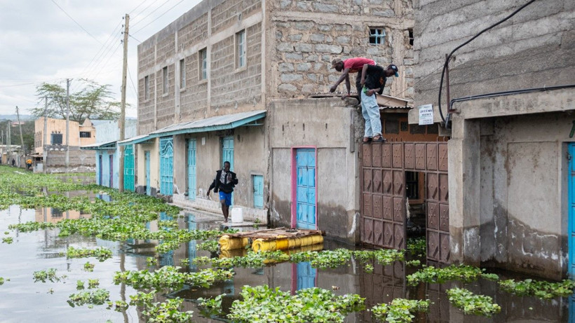 Göl taştı, onlarca ev sular altında kaldı - Resim: 16