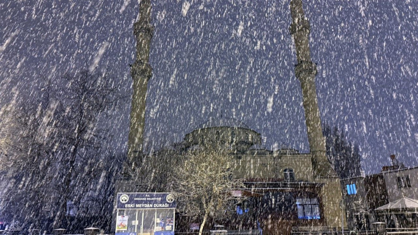 Kar yağışı kenti beyaza bürüdü - Resim: 10