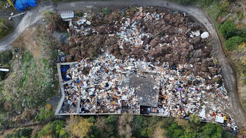İstanbul'un göbeğinde bir tuhaf manzara: Gökdelenlere 'komşu' geldi - Resim: 2
