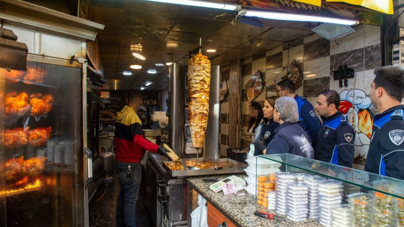 Dönercide mide bulandıran görüntüler - Resim: 7