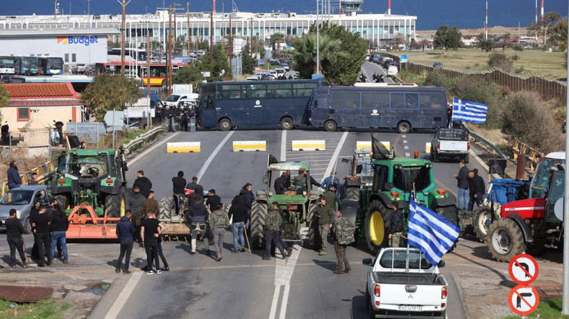 Yunanistan'da isyan ateşi büyüyor - Resim: 6