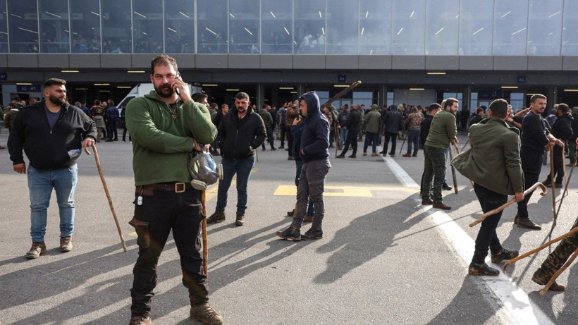 Yunanistan'da isyan ateşi büyüyor - Resim: 9