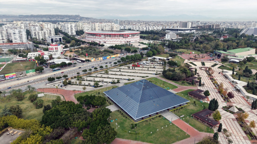6 milyar dolarlık dava: Oteller, adliye, 10 bin konut, işletmeler... Hepsi içinde - Resim : 1