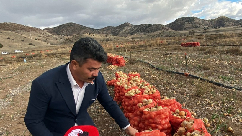 Soğan göz yaşartıyor: “7-8 liraya mal ettik, bedavaya alan yok” - Resim : 2