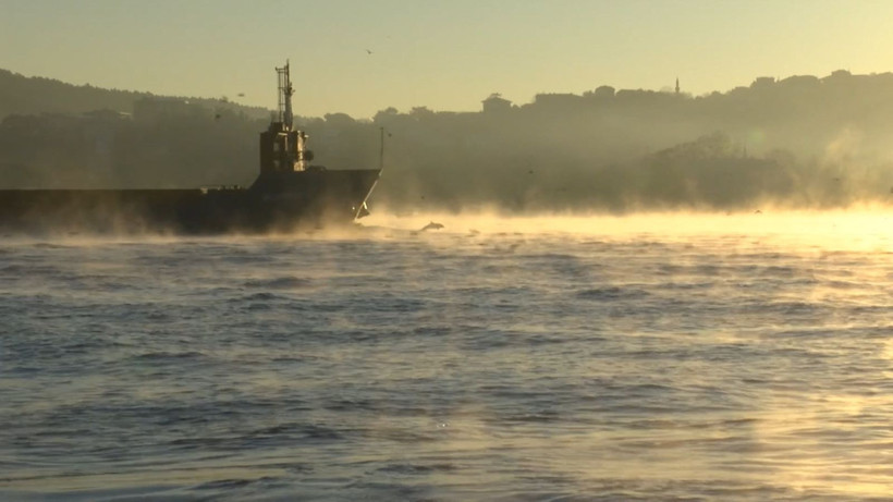İstanbul Boğazı'nda tuhaf görüntü - Resim: 1