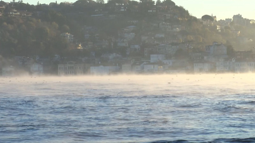 İstanbul Boğazı'nda tuhaf görüntü - Resim: 5