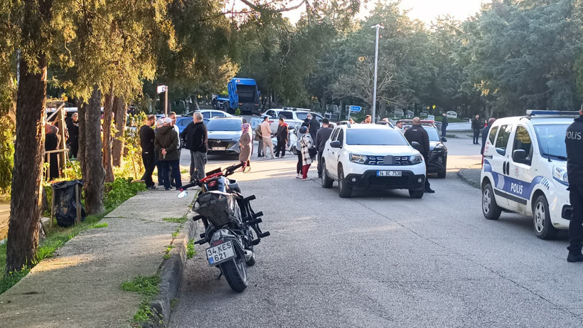 Kayıp olarak aranıyordu cesedi mezarlıkta asılı halde bulundu - Resim : 1