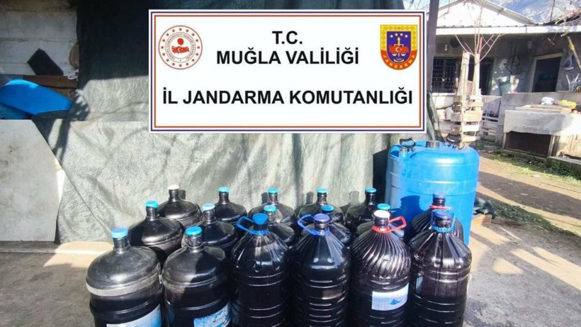 Yılbaşı öncesi 1 ton sahte içki ele geçirildi - Resim : 1