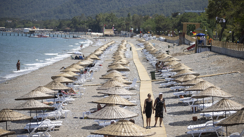 3 milyon 252 bin 769 kişi denize &uuml;cretsiz ulaştı - Resim : 2