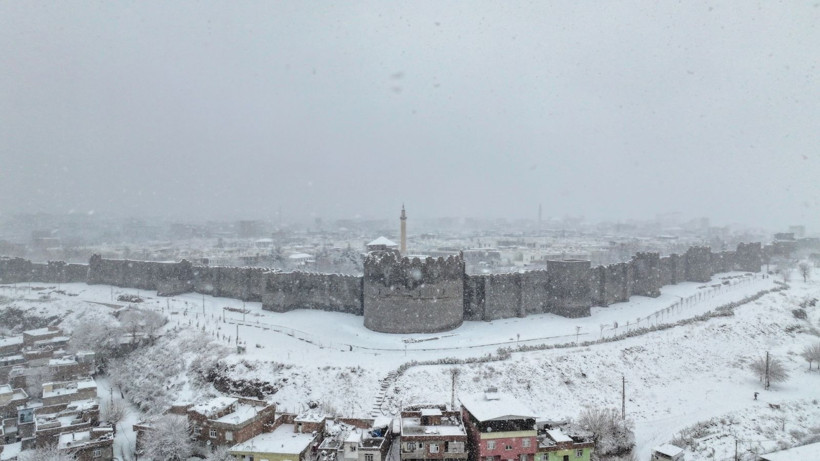 Kar yağdı, bin yıllık tarih beyaza büründü - Resim: 2