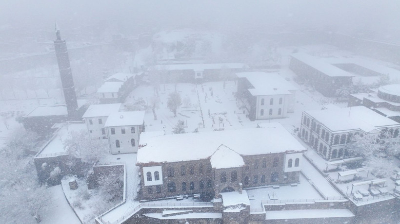 Kar yağdı, bin yıllık tarih beyaza büründü - Resim: 8
