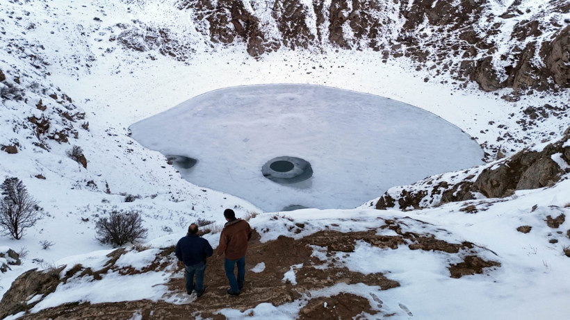 Güneşe göre renk değiştiriyordu, bu kez dondu - Resim : 1