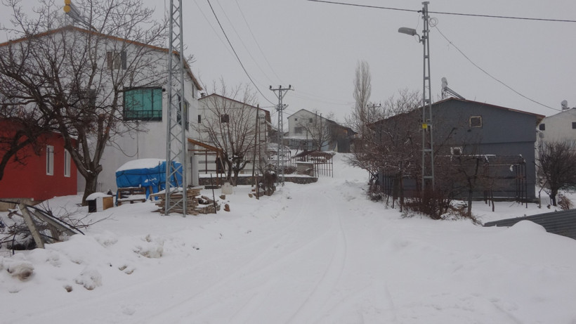 2 bin nüfuslu köyde kışın sadece o var - Resim : 2