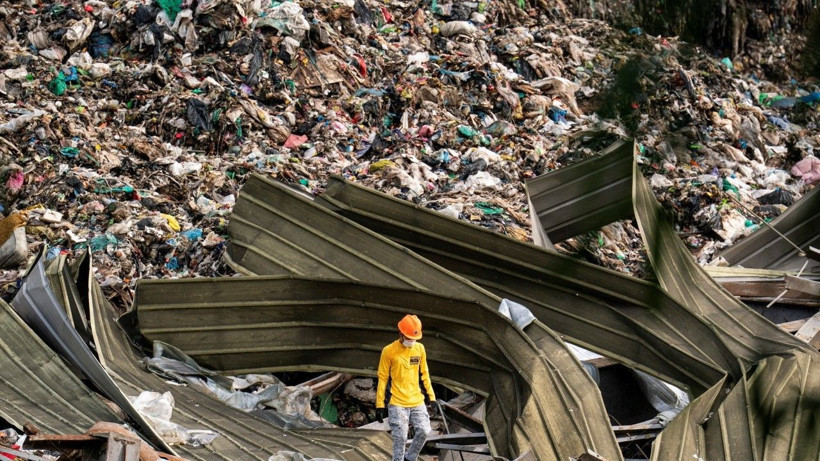 Heyelan faciasında en az 20 ölü - Resim: 6