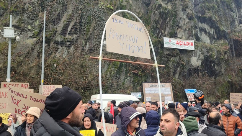 Ruhsatsız işletmeciler sokağa döküldü - Resim: 2