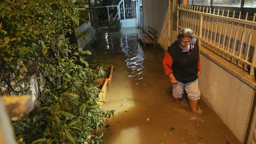 İzmir’de sağanak: Hayat felç oldu - Resim: 19