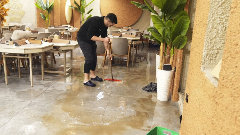 İzmir’de sağanak: Hayat felç oldu - Resim: 26