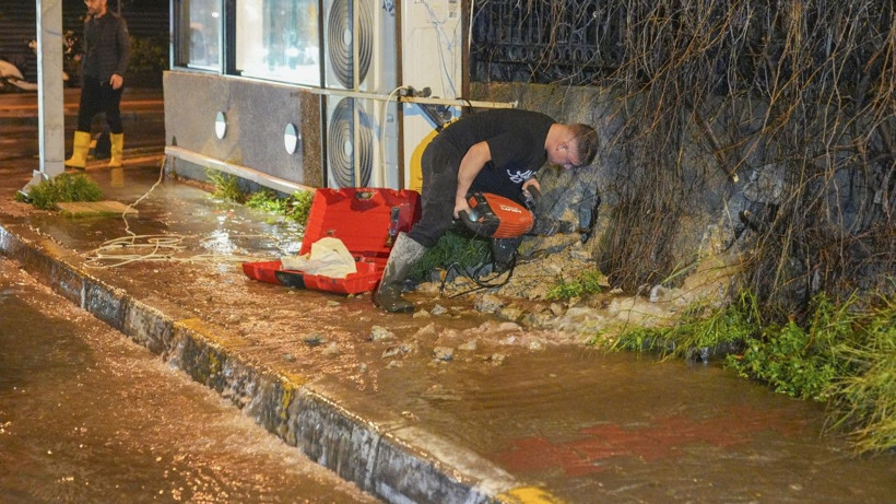 İzmir’de sağanak: Hayat felç oldu - Resim: 29