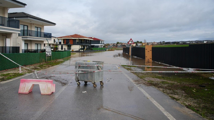 Lüks villalar sular altında kaldı - Resim: 9