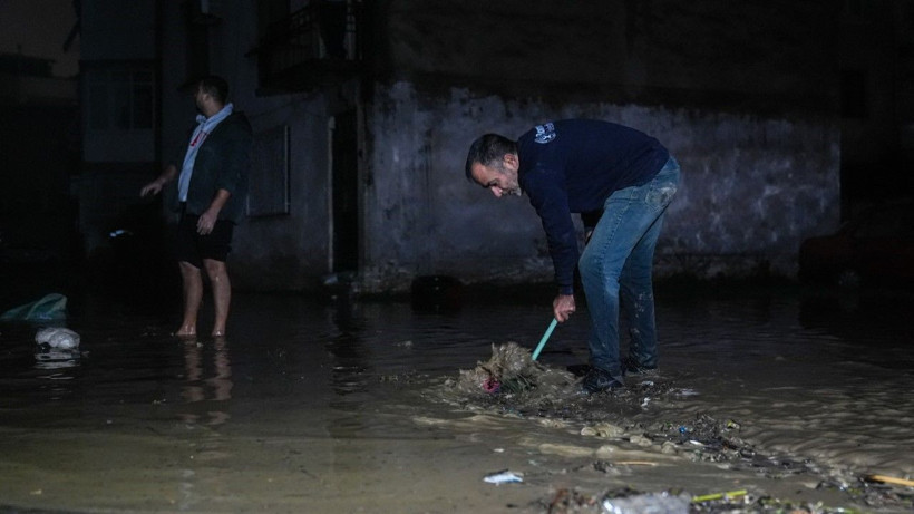 İzmir’de sağanak: Hayat felç oldu - Resim: 41