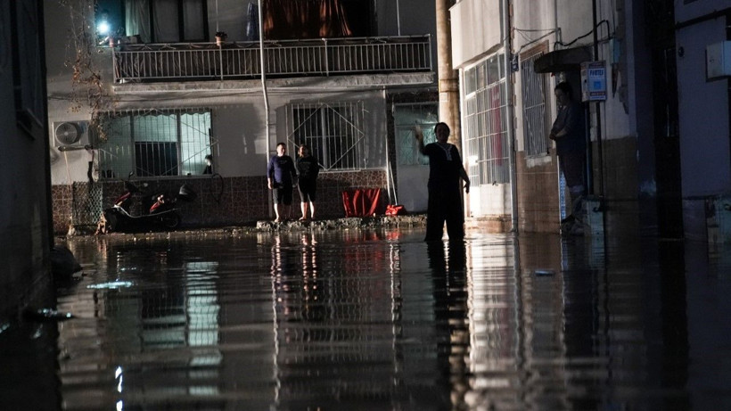İzmir’de sağanak: Hayat felç oldu - Resim: 49