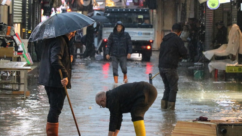İzmir’i sağanak vurdu - Resim: 3