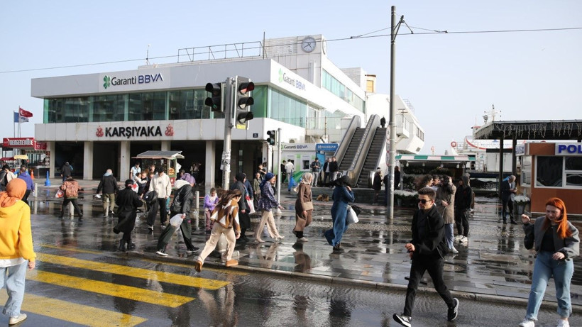 İzmir’de kara ile deniz birleşti - Resim: 1