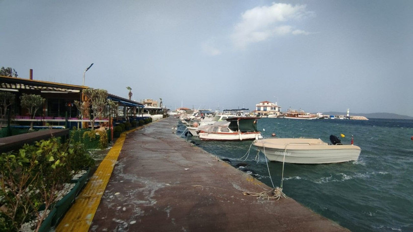 İzmir’de kara ile deniz birleşti - Resim: 20