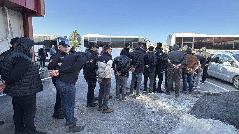 Doktorlar torbacı oldu: Onlarca kişi tutuklandı - Resim: 1