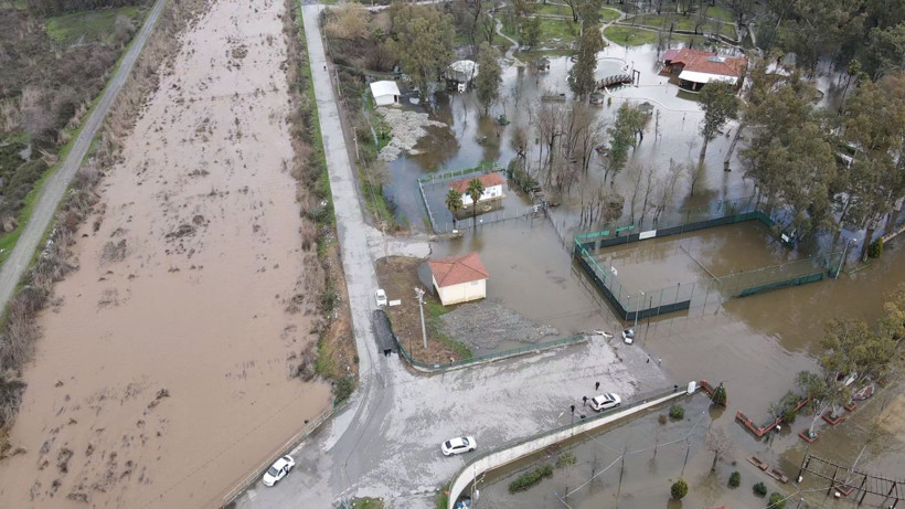 Tsunami gibi: Bir ilçe su altında kaldı - Resim: 14