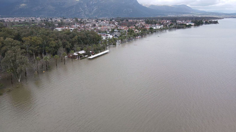 Tsunami gibi: Bir ilçe su altında kaldı - Resim: 24