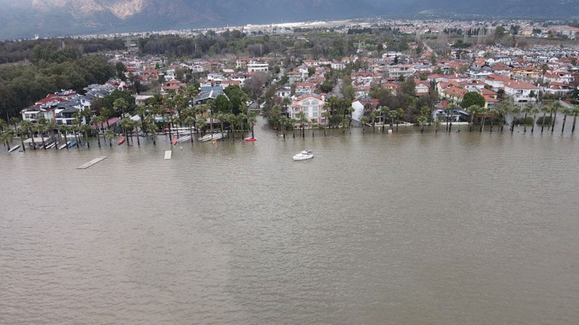 Tsunami gibi: Bir ilçe su altında kaldı - Resim: 31