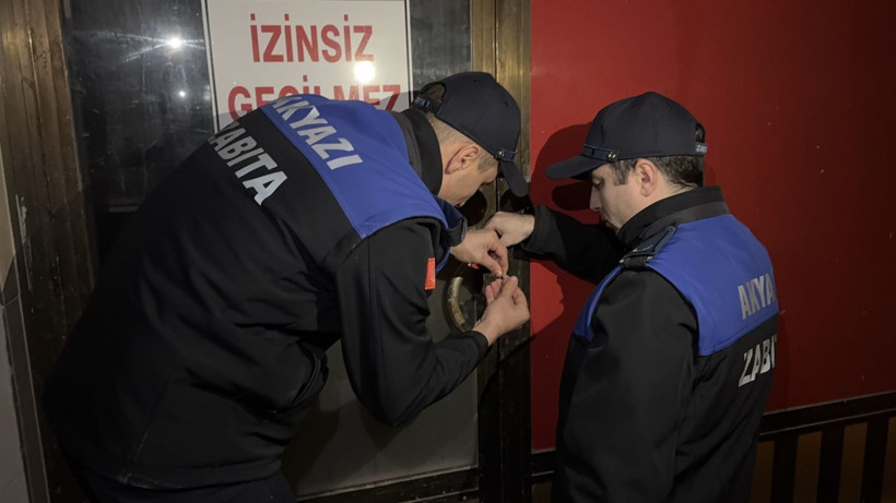 Mide bulandıran görüntüler: Ayaklarıyla hamur yoğurdu - Resim: 9